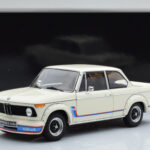 BMW 2002 Turbo Wit Kyosho 1:18 - image 8 of 8