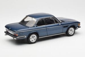 BMW 3.0 CSi E9 Blauw Metallic AUTOart 1:18 70672 Metaal — afbeelding 3 van 8