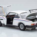 BMW 3.0 CSL E9 Wit Dealer Edition Minichamps 1:18 - image 4 of 7