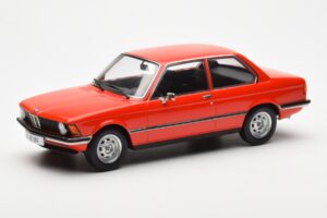 BMW 318 E21 Rood KK-Scale 1:18 KKDC180041