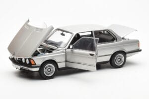 BMW 323i E21 Aspen Zilver AUTOart 1:18 80430433552 Metaal — afbeelding 2 van 8