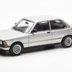 BMW 323i E21 Aspen Zilver AUTOart 1:18