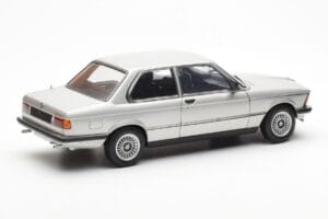 BMW 323i E21 Aspen Zilver AUTOart 1:18 80430433552 Metaal — afbeelding 3 van 8