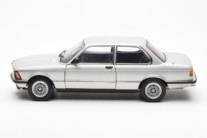 BMW 323i E21 Aspen Zilver AUTOart 1:18 80430433552 Metaal — afbeelding 4 van 8