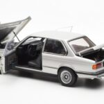 BMW 323i E21 Aspen Zilver AUTOart 1:18 - image 5 of 8