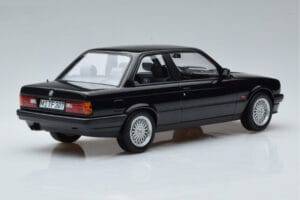 BMW 325i E30 Zwart Norev 1:18 183203 Metaal — afbeelding 2 van 6