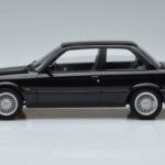 BMW 325i E30 Zwart Norev 1:18 - image 3 of 6