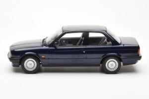 BMW 325i E30 Blauw Metallic Norev 1:18 183201 Metaal — afbeelding 3 van 6