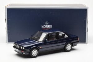 BMW 325i E30 Blauw Metallic Norev 1:18 183201 Metaal — afbeelding 6 van 6