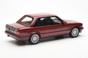 BMW 325i E30 Bordeaux Metallic Otto 1:18 OT102 Hars — afbeelding 2 van 6