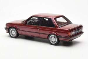 BMW 325i E30 Bordeaux Metallic Otto 1:18 OT102 Hars — afbeelding 5 van 6