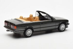 BMW 325i E30 Cabriolet Achat Groen Otto 1:18 OT572 Hars — afbeelding 2 van 6