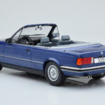 BMW 325i E30 Cabriolet Blauw MCG 1:18 - image 4 of 5