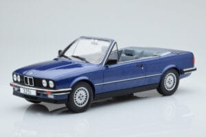 BMW 325i E30 Cabriolet Blauw MCG 1:18 MCG18381