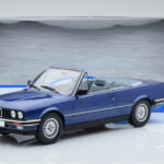 BMW 325i E30 Cabriolet Blauw MCG 1:18 - image 5 of 5