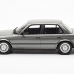 BMW 325i E30 Sedan Dolphin Grijs Otto 1:18 - image 3 of 6