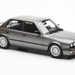 BMW 325i E30 Sedan Dolphin Grijs Otto 1:18 - image 4 of 6