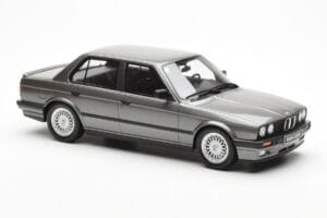 BMW 325i E30 Sedan Dolphin Grijs Otto 1:18 OT819 Hars — afbeelding 4 van 6