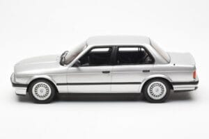 BMW 325i E30 Zilver Otto 1:18 OT912 Hars — afbeelding 3 van 6
