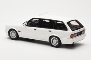 BMW 325i E30 Touring M Package Wit Otto 1:18 OT238 Hars — afbeelding 4 van 5