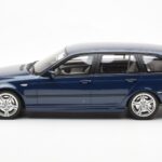 BMW 330i E46 Touring Blauw Otto 1:18 - image 3 of 6
