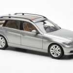 BMW 330i E91 Touring Grijs Metallic Kyosho 1:18 - image 6 of 8
