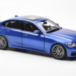 BMW 330i G20 Portimao Blauw Metallic Norev 1:18 - image 6 of 8