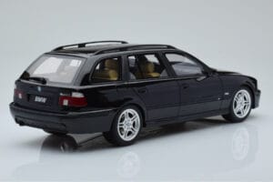 BMW 540 E39 Touring M Package Zwart Otto 1:18 OT1013 Hars — afbeelding 2 van 6