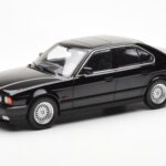 BMW 540i E34 Zwart Metallic MCG 1:18