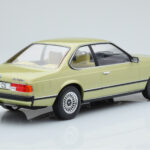 BMW 628 CSi E24 Lichtgroen MCG 1:18 - image 2 of 5