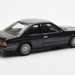 BMW 635 CSi E24 Diamant Zwart Metallic AUTOart 1:18 - image 3 of 8