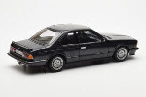 BMW 635 CSi E24 Diamant Zwart Metallic AUTOart 1:18 70521 Metaal — afbeelding 3 van 8