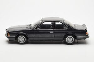 BMW 635 CSi E24 Diamant Zwart Metallic AUTOart 1:18 70521 Metaal — afbeelding 4 van 8