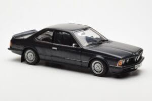 BMW 635 CSi E24 Diamant Zwart Metallic AUTOart 1:18 70521 Metaal — afbeelding 6 van 8