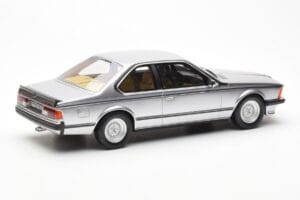 BMW 635 CSi E24 Zilver Otto 1:18 OT313 Hars — afbeelding 2 van 6
