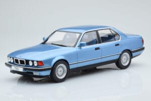BMW 7 Series E32 730i Blauw MCG 1:18 MCG18160 Metaal