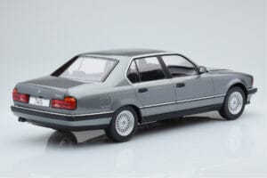 BMW 7 Series E32 740i Zilver MCG 1:18 MCG18161 Metaal — afbeelding 2 van 5