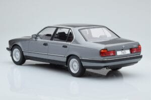BMW 7 Series E32 740i Zilver MCG 1:18 MCG18161 Metaal — afbeelding 4 van 5