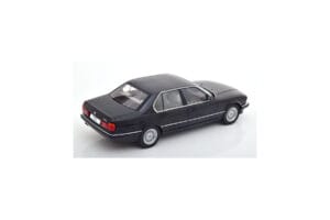 BMW 750i E32 Zwart MCG 1:18 MCG18162 Metaal — afbeelding 2 van 3