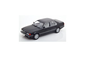 BMW 750i E32 Zwart MCG 1:18