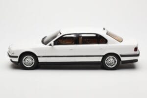 BMW 750iL E38 Asia Exclusive Wit Otto 1:18 OT836 Hars — afbeelding 3 van 6