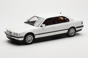 BMW 750iL E38 Asia Exclusive Wit Otto 1:18 OT836