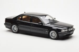BMW 750iL E38 Zwart Otto 1:18 OT609 Hars — afbeelding 4 van 6
