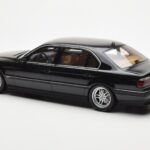 BMW 750iL E38 Zwart Otto 1:18 - image 5 of 6