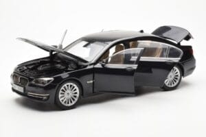 BMW 750Li F02 Facelift Carbon Zwart Kyosho 1:18 08784BK Metaal — afbeelding 2 van 8