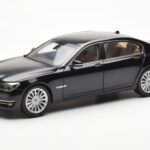 BMW 750Li F02 Facelift Carbon Zwart Kyosho 1:18