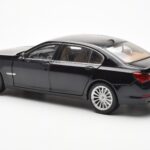 BMW 750Li F02 Facelift Carbon Zwart Kyosho 1:18 - image 7 of 8