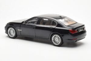 BMW 750Li F02 Facelift Carbon Zwart Kyosho 1:18 08784BK Metaal — afbeelding 7 van 8