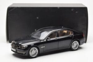 BMW 750Li F02 Facelift Carbon Zwart Kyosho 1:18 08784BK Metaal — afbeelding 8 van 8