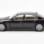 BMW 760Li E66 Zwart Kyosho 1:18 - image 4 of 9